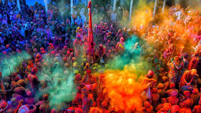 ColorfulHoli